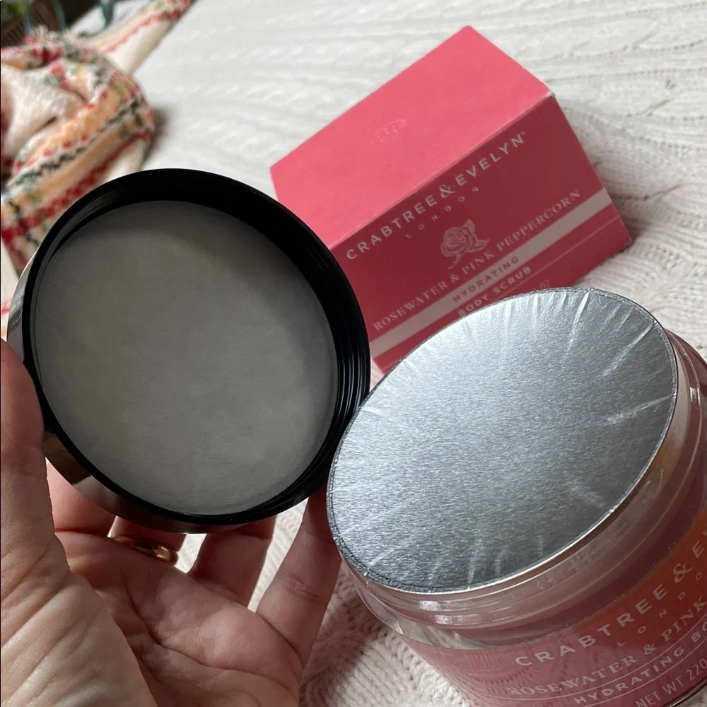 New Crabtree & Evelyn Rosewater & Pink Peppercorn Hydrating Body Scrub sealed